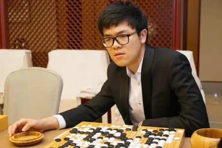 杨鼎家 简介（打哭男棋手，淘汰杨鼎新，力克柯洁，挑战申真谞，她，是谁呢？）